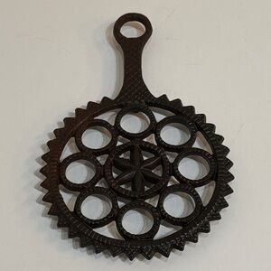 Vtg Black Cast Iron Trivet Star with Handle Footed Western Rustic Farmhouse